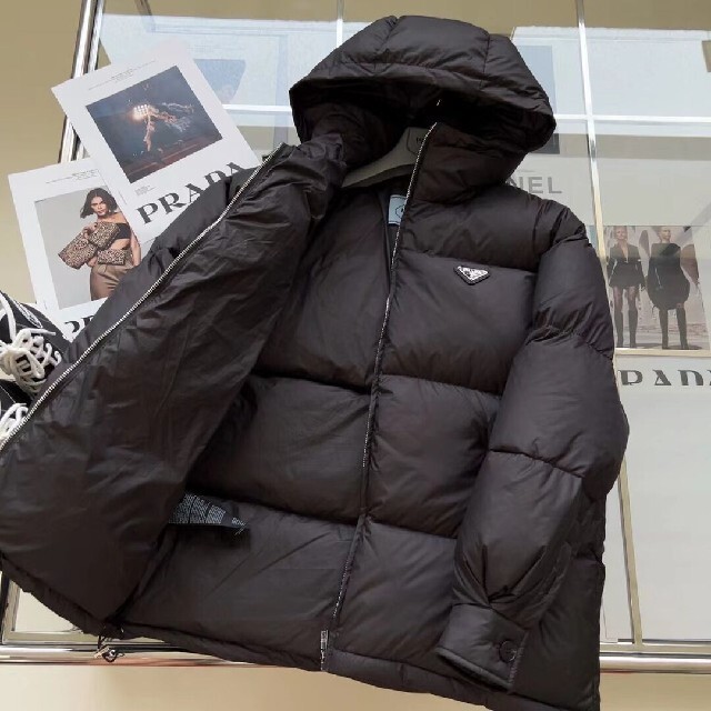 PRADA ⭐︎ ダウンジャケット ブラック M PRADA ⭐︎ ダウンジャケット ブラック M ダウンジャケット 販売価格の低下