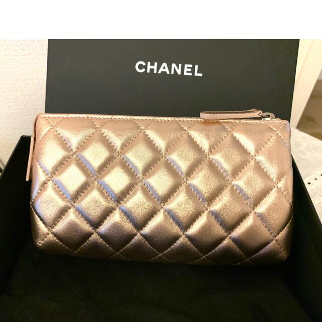 CHANEL(シャネル)の【CHANEL】ピンクゴールドポーチ レディースのファッション小物(ポーチ)の商品写真