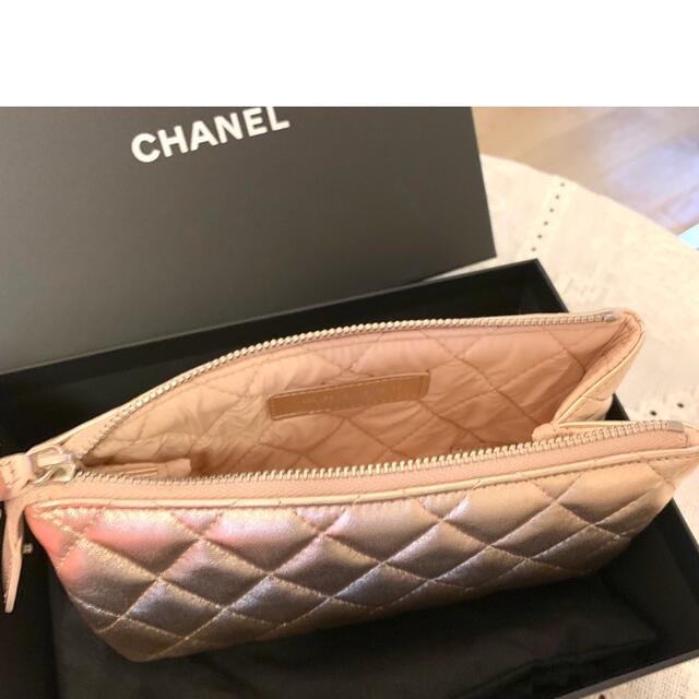 CHANEL(シャネル)の【CHANEL】ピンクゴールドポーチ レディースのファッション小物(ポーチ)の商品写真