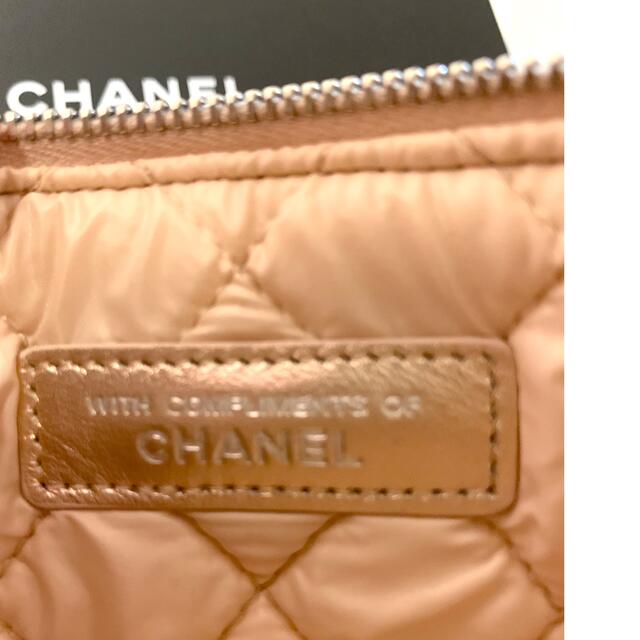 CHANEL(シャネル)の【CHANEL】ピンクゴールドポーチ レディースのファッション小物(ポーチ)の商品写真