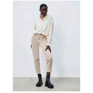 ザラ(ZARA)のZARA マムフィット　デニム　エクリュ　32(デニム/ジーンズ)