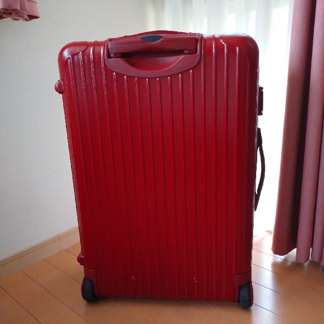 RIMOWA(リモワ)のRIMOWA スーツケース　サルサ　２輪　赤 レディースのバッグ(スーツケース/キャリーバッグ)の商品写真