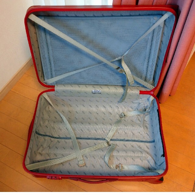 RIMOWA(リモワ)のRIMOWA スーツケース　サルサ　２輪　赤 レディースのバッグ(スーツケース/キャリーバッグ)の商品写真