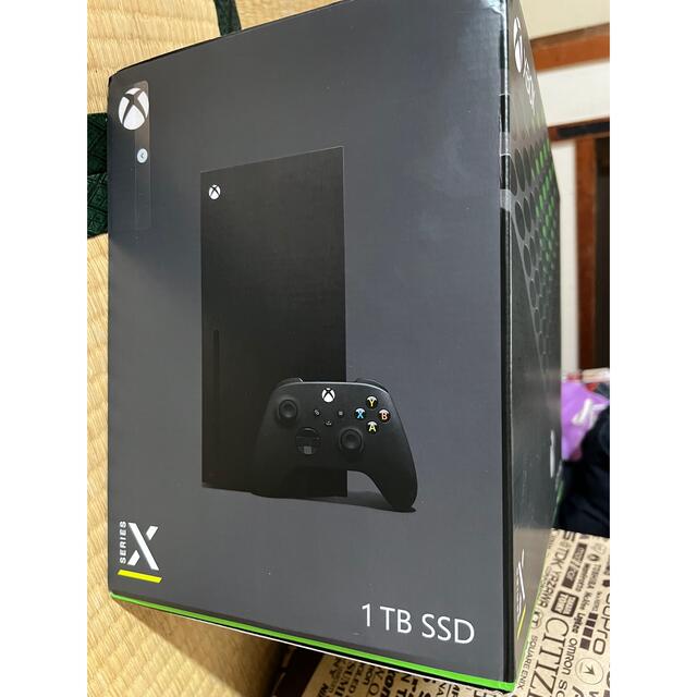 Xbox(エックスボックス)の【新品未開封】Xbox Series X エンタメ/ホビーのゲームソフト/ゲーム機本体(家庭用ゲーム機本体)の商品写真