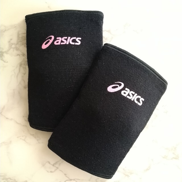 asics(アシックス)のJrひじサポーター asics 2個組フリーサイズ スポーツ/アウトドアのスポーツ/アウトドア その他(バレーボール)の商品写真