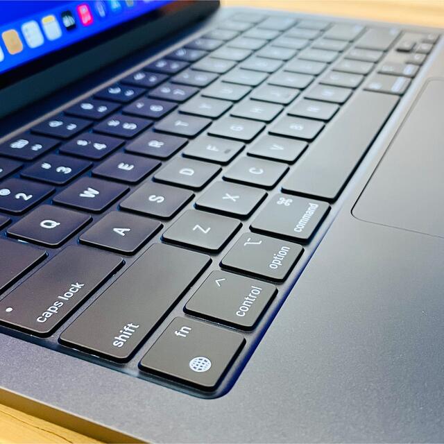 Mac (Apple)(マック)の【M2】MacBook Air 2022 24GB 1TB GPU10 USキー スマホ/家電/カメラのPC/タブレット(ノートPC)の商品写真