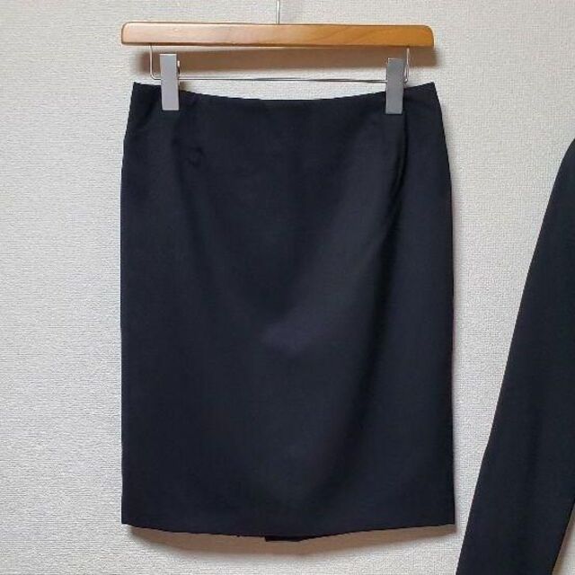AOKI(アオキ)のLES MUES　スカートスーツ　ブラック　ウォッシャブル　Mサイズ レディースのフォーマル/ドレス(スーツ)の商品写真