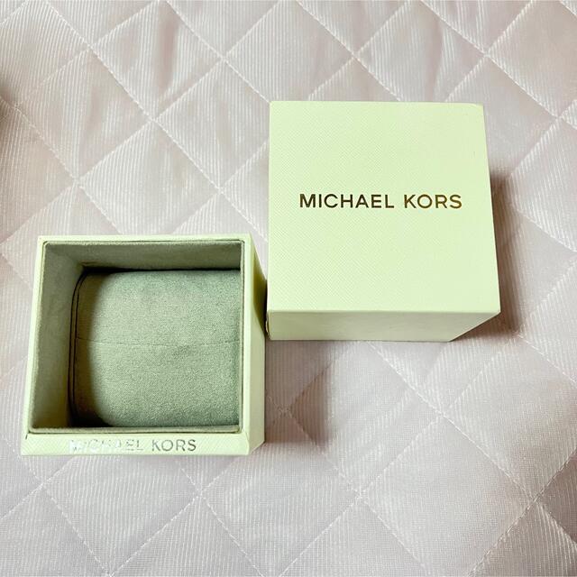 Michael Kors(マイケルコース)のMICHAEL KORS  時計用　ギフトボックス インテリア/住まい/日用品のオフィス用品(ラッピング/包装)の商品写真
