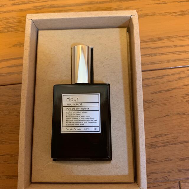 AUX PARADIS(オゥパラディ)のAUX PARADIS 香水 フルール オードパルファム　Fleur 30ml コスメ/美容の香水(香水(女性用))の商品写真