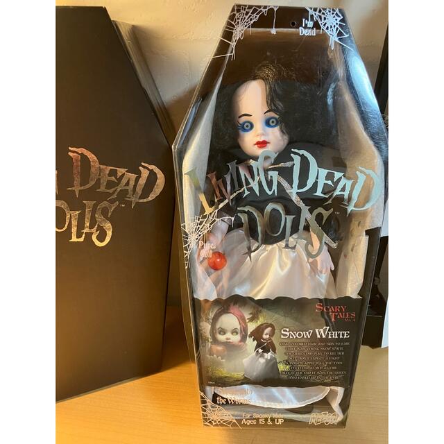 living dead dolls ✴︎ SNOW WHITE