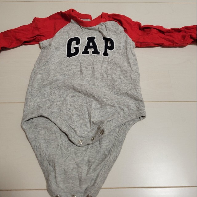 GAP(ギャップ)のGAP 長袖ロンパース 4枚セット 70cm キッズ/ベビー/マタニティのベビー服(~85cm)(ロンパース)の商品写真