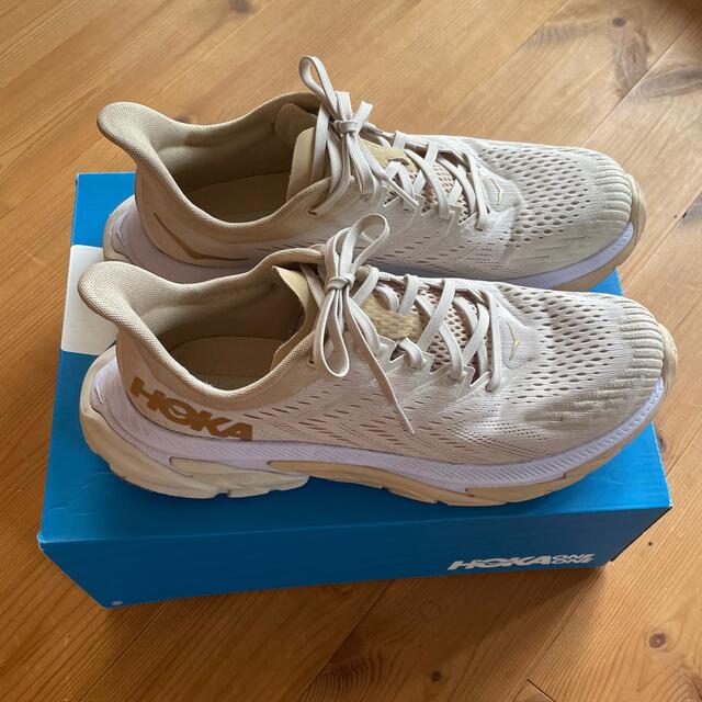 HOKA ONE ONE(ホカオネオネ)のホカオネオネ クリフトンエッジ 28cm スポーツ/アウトドアのランニング(シューズ)の商品写真