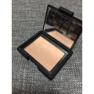 ナーズ(NARS)の❤️NARSハイライティングブラッシュパウダー❤️(フェイスパウダー)