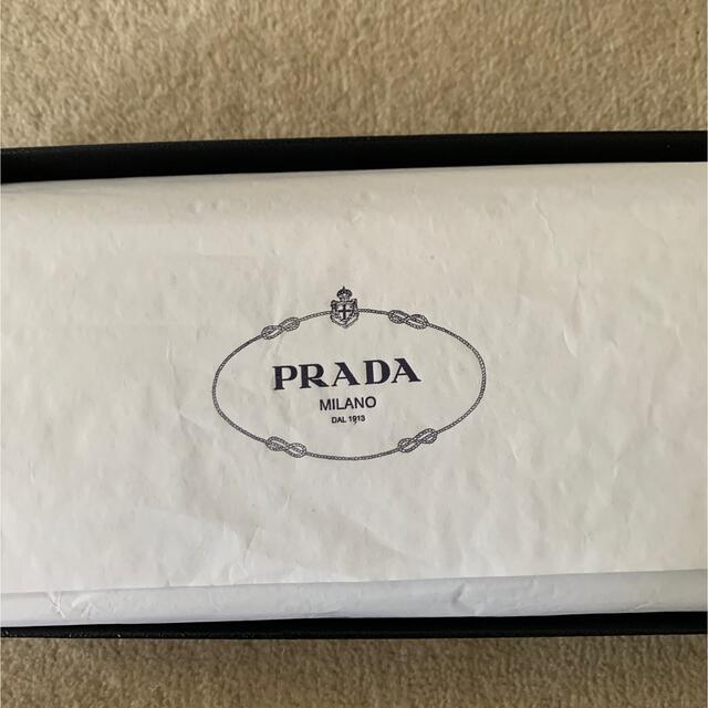 PRADA(プラダ)の（美品）PRADA ファスナー長札 パスケース付 後F付きポケット  レディースのファッション小物(財布)の商品写真