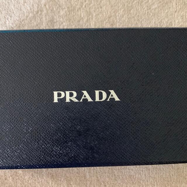 PRADA(プラダ)の（美品）PRADA ファスナー長札 パスケース付 後F付きポケット  レディースのファッション小物(財布)の商品写真