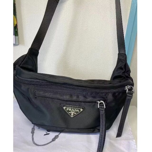 最初の PRADA ブラック ウェストポーチ ウエストバッグ ボディバッグ ...