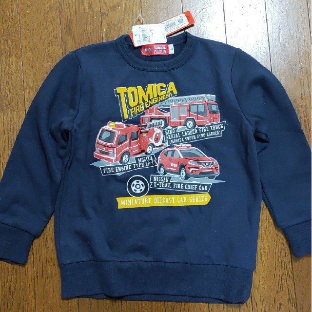 Takara Tomy(タカラトミー)のトミカ　トレーナー　ネイビー キッズ/ベビー/マタニティのキッズ服男の子用(90cm~)(Tシャツ/カットソー)の商品写真