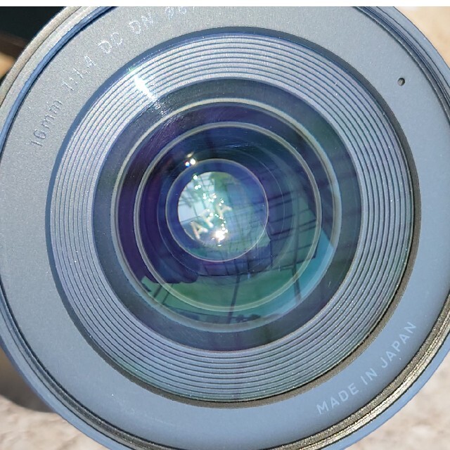 SIGMA(シグマ)のうっちー様用　SIGMA 16mm F1.4 DC DN 　中古 スマホ/家電/カメラのカメラ(レンズ(単焦点))の商品写真