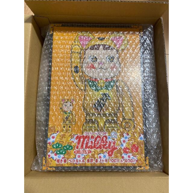 BE@RBRICK(ベアブリック)のBE@BRICK 招き猫　ペコちゃん　金運　金メッキ　100% & 400% エンタメ/ホビーのフィギュア(その他)の商品写真