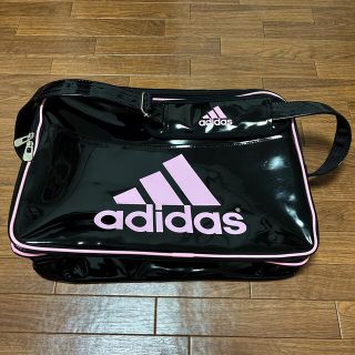 アディダス(adidas)の美品⭐︎adidasアディダス　エナメルバッグ　スポーツバッグ(ショルダーバッグ)