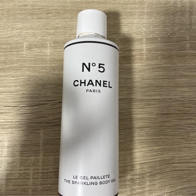 CHANEL(シャネル)のシャネル No5 ザスパークリングボディジェル コスメ/美容のボディケア(ボディローション/ミルク)の商品写真