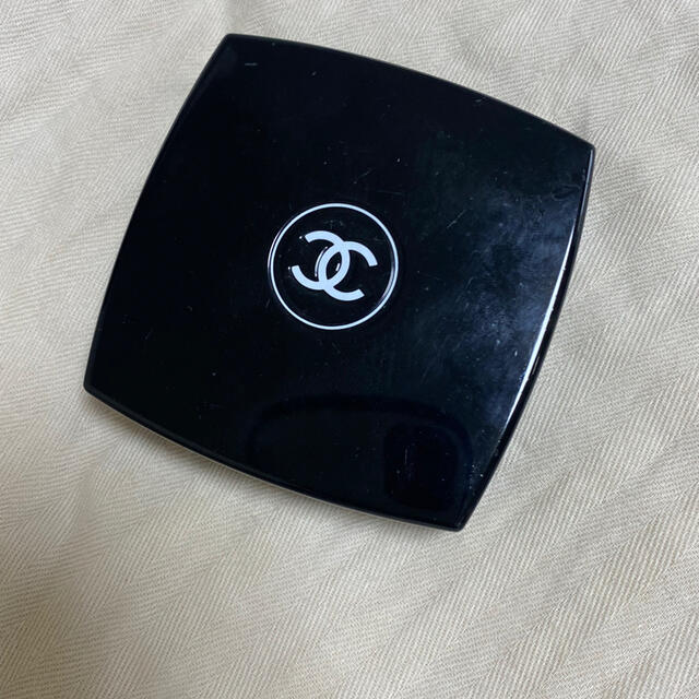 CHANEL(シャネル)のCHANEL アイシャドウ　レ　キャトル　オンブル　　ブルーセレスト　92 コスメ/美容のベースメイク/化粧品(アイシャドウ)の商品写真