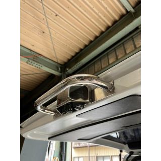 簡単施工】ハイエース200系リアゲート開閉用グリップ(ストライカー