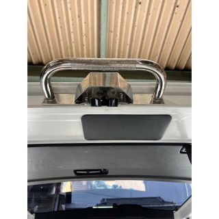 簡単施工】ハイエース200系リアゲート開閉用グリップ(ストライカー