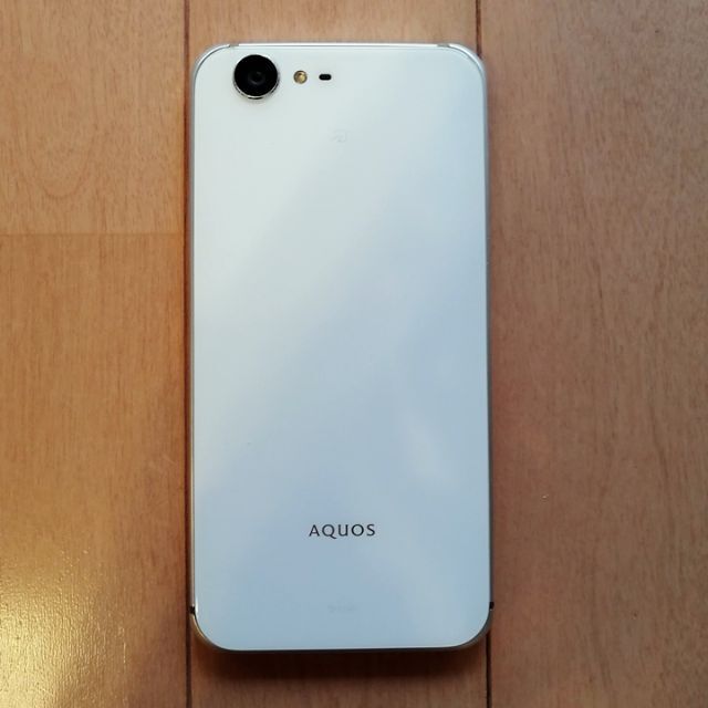 SHARP(シャープ)の【SIMフリー】docomo AQUOS ZETA SH-04H White スマホ/家電/カメラのスマートフォン/携帯電話(スマートフォン本体)の商品写真