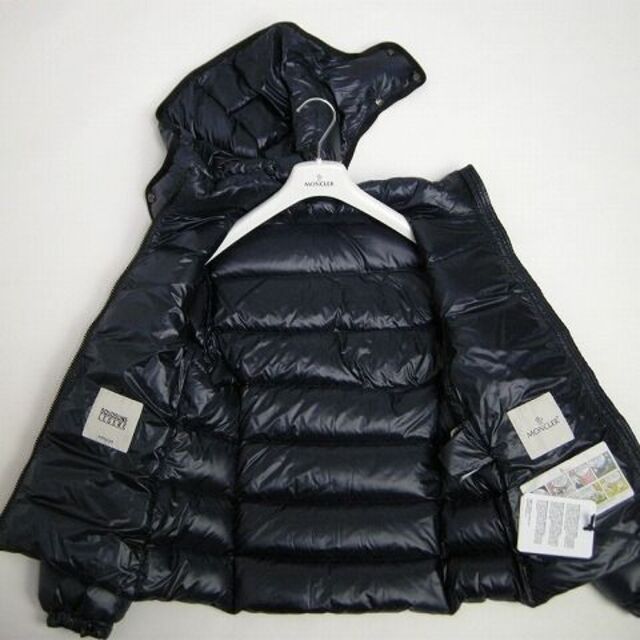 MONCLER(モンクレール)のキッズ12A(大人女性00-0)◆新品◆モンクレールBERREダウンジャケット キッズ/ベビー/マタニティのキッズ服女の子用(90cm~)(ジャケット/上着)の商品写真