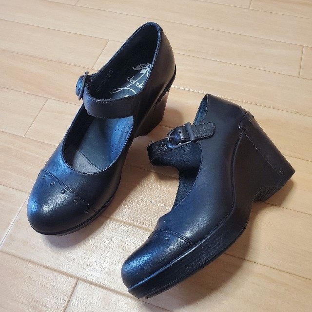 dansko(ダンスコ)の【極美品】dansko　ダンスコ　アンクル　ストラップ　パンプス　39 レディースの靴/シューズ(ローファー/革靴)の商品写真