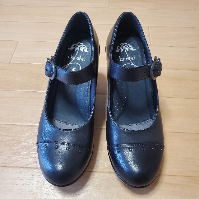 dansko(ダンスコ)の【極美品】dansko　ダンスコ　アンクル　ストラップ　パンプス　39 レディースの靴/シューズ(ローファー/革靴)の商品写真