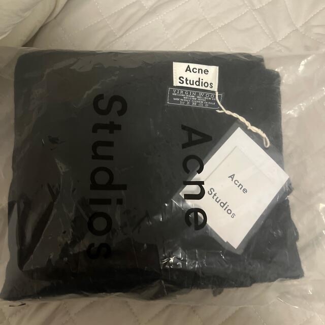 純正直販店 riri74様専用☆新品　Acne studios マフラー 旧タグ　ストール