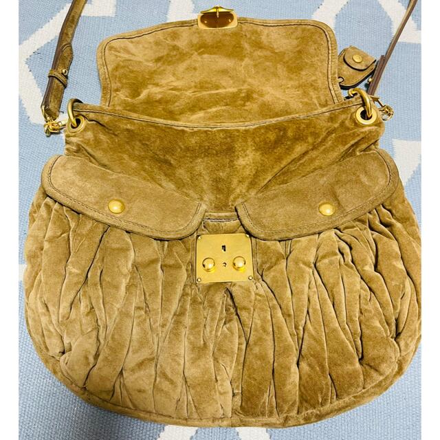 miumiu(ミュウミュウ)の美品　状態考慮　miumiu マテラッセ　2way ハンド&ショルダーバッグ レディースのバッグ(ショルダーバッグ)の商品写真