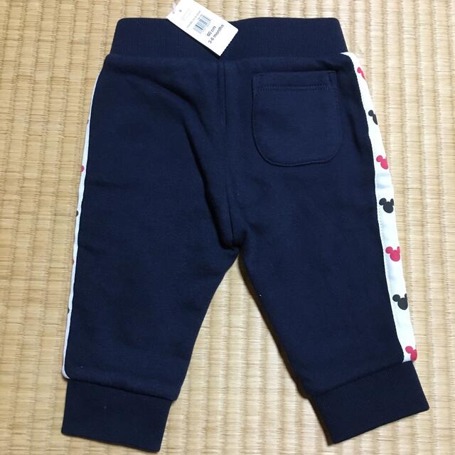 babyGAP(ベビーギャップ)のbaby GAP Disney ミッキー　新品タグ付き 60cm 裏起毛パンツ キッズ/ベビー/マタニティのベビー服(~85cm)(パンツ)の商品写真