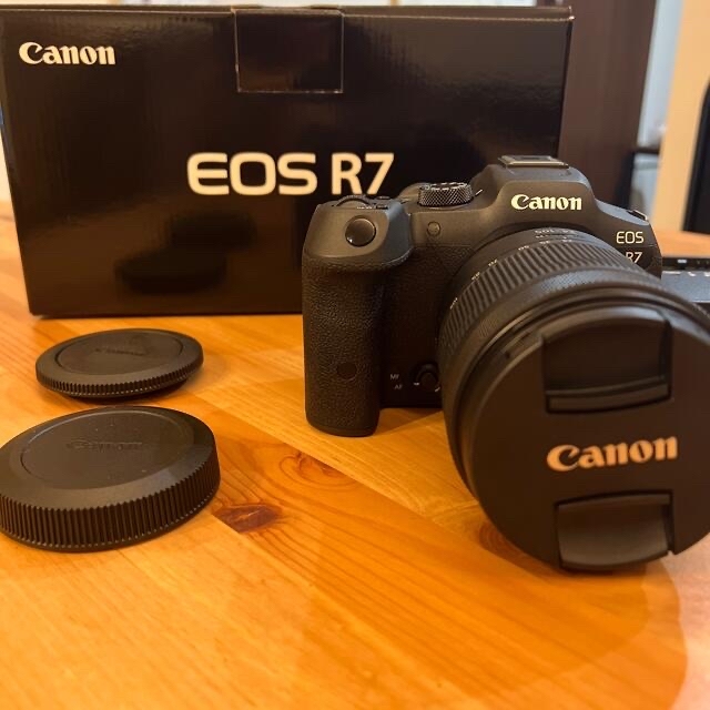 カメラ新同品キャノン EOS R7単体