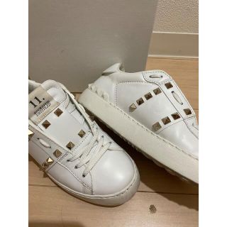 VALENTINO(スニーカー)のフリマアイテム一覧 VALENTINO(スニーカー)のフリマアイテム一覧