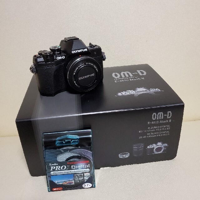 OLYMPUS(オリンパス)の美品　OLYMPUS OM-D E-M10 Mark3 スマホ/家電/カメラのカメラ(ミラーレス一眼)の商品写真
