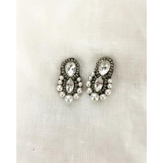 トゥデイフル(TODAYFUL)のビジュー×パールピアス(ピアス)