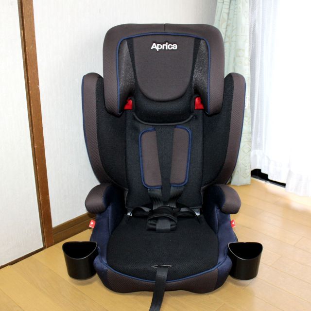 Aprica(アップリカ)の美品 Aprica エアグルーブAC◆チャイルドシート＆ジュニアシート◆１歳頃～ キッズ/ベビー/マタニティの外出/移動用品(自動車用チャイルドシート本体)の商品写真