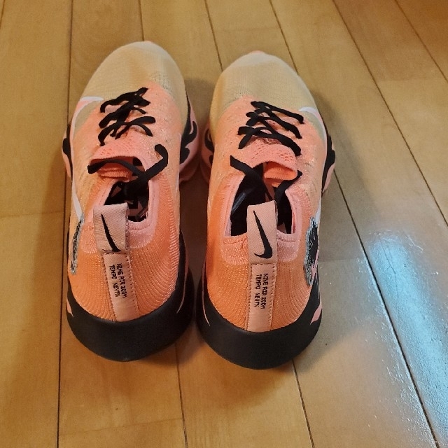 NIKE(ナイキ)の【新品•未使用】NIKE　エアズームテンポネクスト　フライニット id 26cm メンズの靴/シューズ(スニーカー)の商品写真