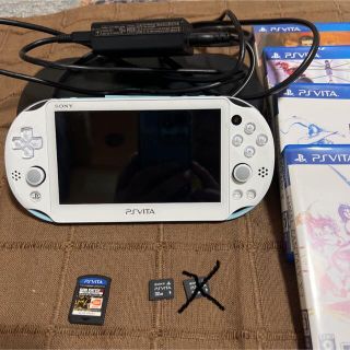 プレイステーションヴィータ(PlayStation Vita)のpsvita本体　ライトブルー　ソフト　カード32GB(携帯用ゲーム機本体)