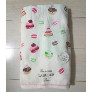 ラデュレ(LADUREE)のラデュレ ♥️LADUREE♥️新品未使用  大判バスタオル  スイーツ(タオル/バス用品)