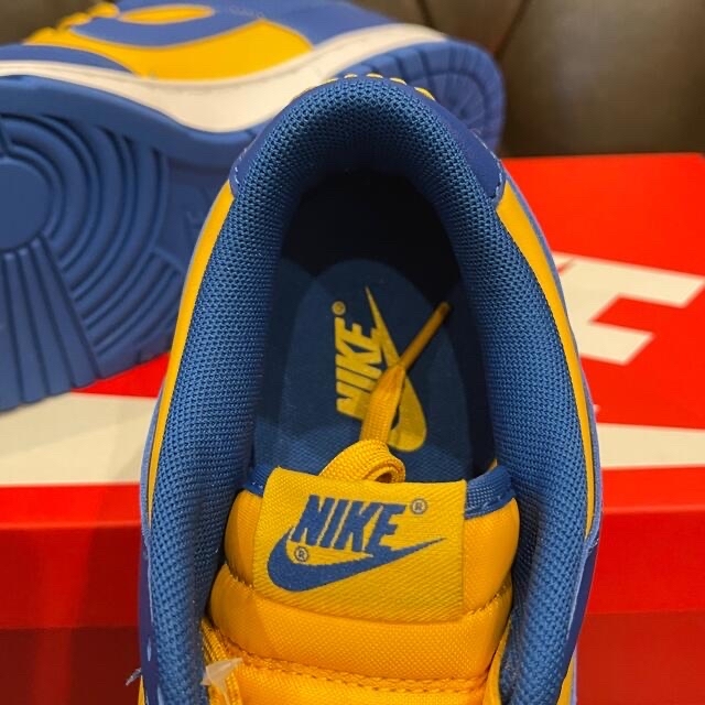 NIKE(ナイキ)のナイキ ダンク ロー"ブルージェイ アンド ユニバーシティゴール ド/UCLA" メンズの靴/シューズ(スニーカー)の商品写真