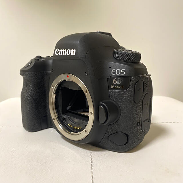 Canon(キヤノン)のCanon EOS6D MarkII EF24-105 IS STMレンズキット スマホ/家電/カメラのカメラ(デジタル一眼)の商品写真