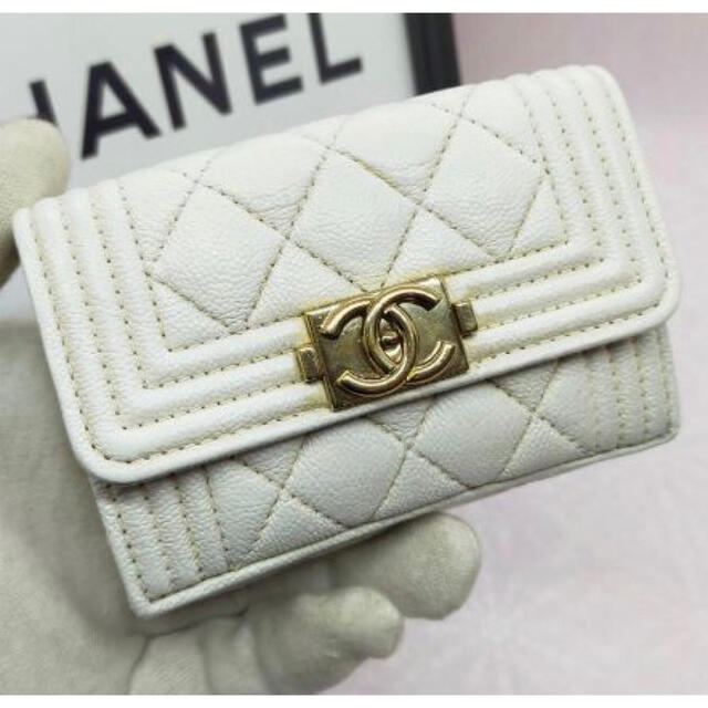 サイズ交換OK】 CHANEL 財布 ホワイト キャビアスキン マトラッセ
