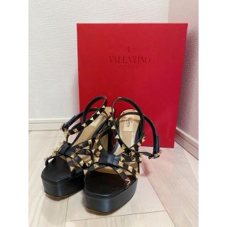 VALENTINO - VALENTINO ロック スタッズ サンダル ブラック 付属品完備