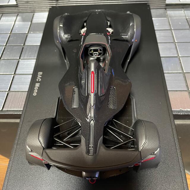 未展示品　オートアート1/18 BAC Mono メタリック・ブラックミニカー