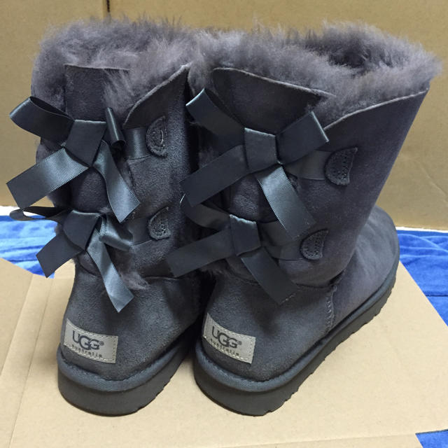 UGG(アグ)のお値下げ☆UGG リボン ムートン レディースの靴/シューズ(ブーツ)の商品写真