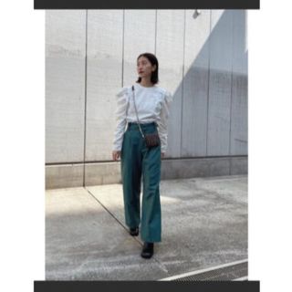 マウジー(moussy)の新品　マウジー　サイドベルトタックパンツ(カジュアルパンツ)